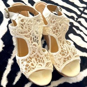 American Eagle Platform Sandals sz 8